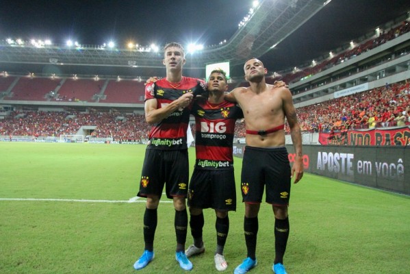 Depois de golear o Botafogo- SP por 3 x 0, na Arena PE, Leão foca agora nos próximos dois jogos longe de casa.  