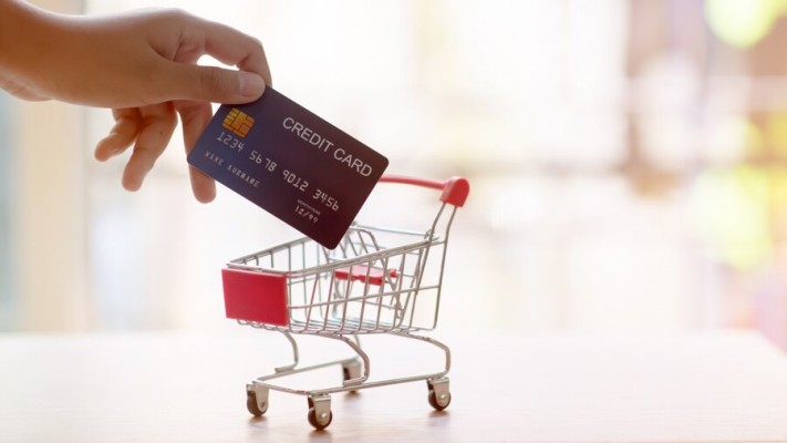 Conheça seus direitos nas compras com cartão de crédito.