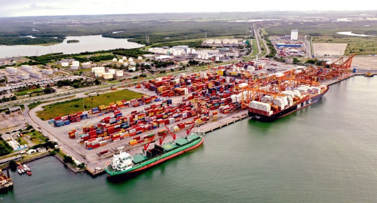 Segundo o Governador Paulo Câmara, a autonomia vai acelerar as atividades do porto e impactar positivamente a economia do estado