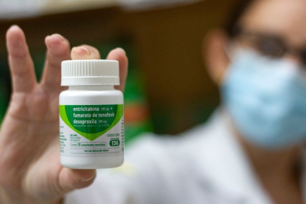 No Recife, a retirada dos medicamentos poderá ser feita nos serviços de atenção especializada em HIV e AIDS