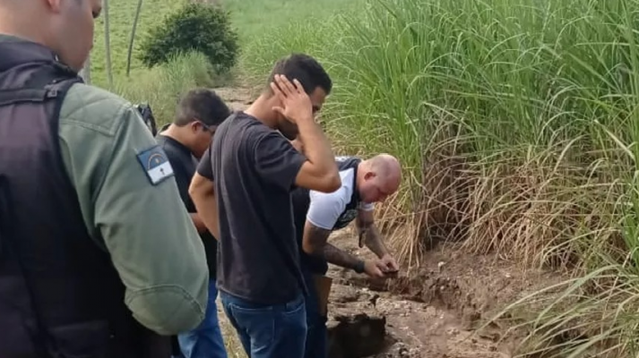Crime aconteceu na Zona Rural de Nazaré da Mata, na Zona da Mata Norte, onde os corpos foram encontrados carbonizados em uma vala