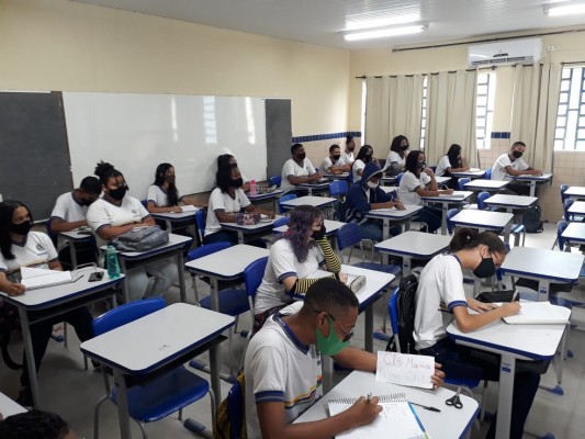 O anúncio foi feito na última quinta-feira (11) pelo secretário de educação, Marcelo Barros, durante uma coletiva de imprensa do Governo de Pernambuco.