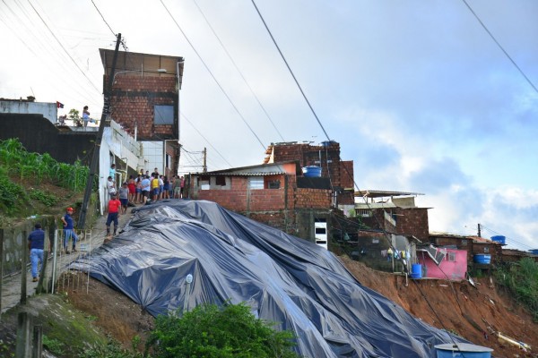 Esse regulamento também foi determinado para as pessoas que moram no trecho da Avenida Pernambuco abaixo do Alto do Padre Cícero