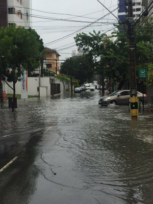 Segundo a Apac foram registradas chuvas com mais intensidade na capital pernambucana com acúmulos de precipitação (81,78mm)