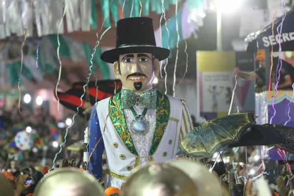 Com a entrada gratuita, o boneco gigante vai receber o público na sede do clube carnavalesco