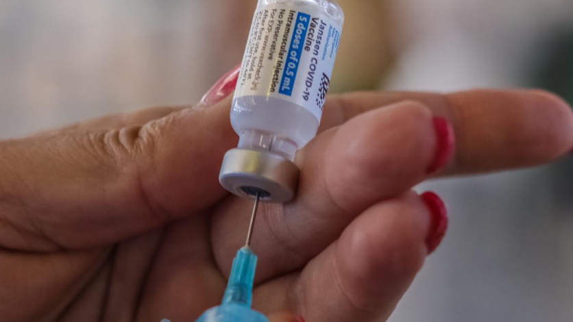 Vacinas da Janssen começam a ser aplicadas em Caruaru 