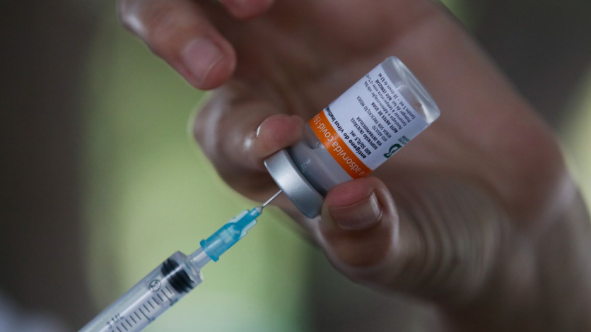 Butantan e Fiocruz recebem insumos para continuar a produção de vacinas contra Covid