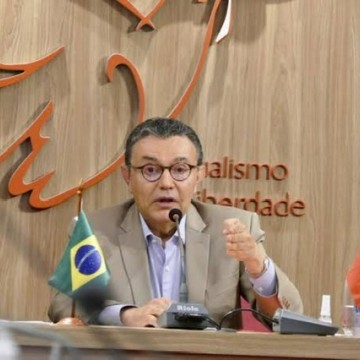 Na CBN, presidente nacional do PSB critica embarque do Centrão no Governo Lula 