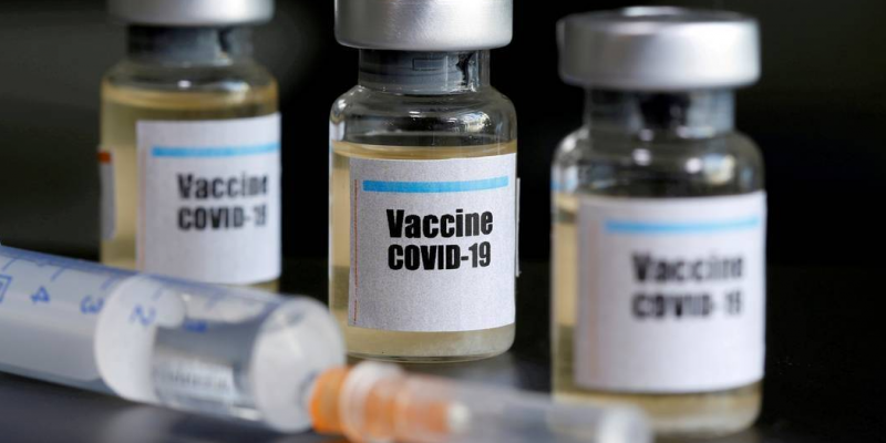 O mais recente balanço da Organização Mundial da Saúde indica que 166 vacinas estão em desenvolvimento contra a Covid-19 em todo o mundo.
