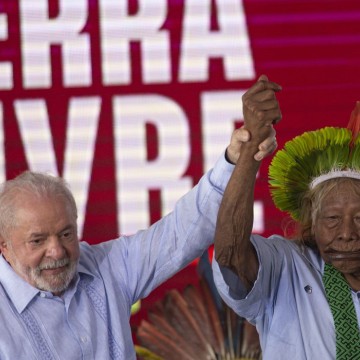 Lula diz que vai demarcar o maior número possível de terras indígenas