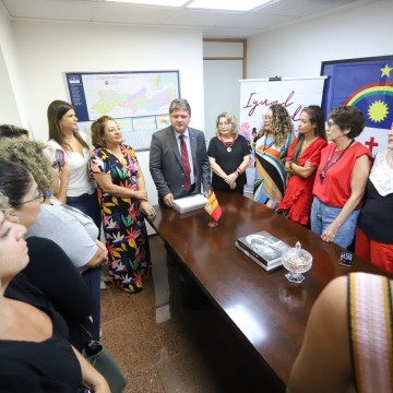 Sileno Guedes homenageia mulheres que militam no PSB