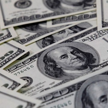 Dólar cai para menor valor em dois meses com inflação fraca nos EUA