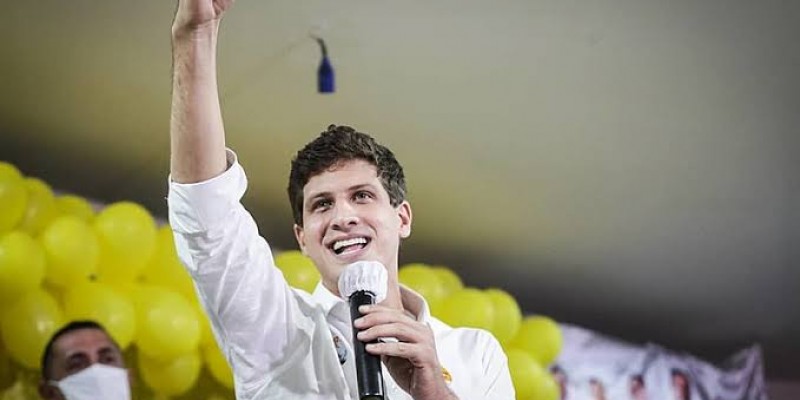 Coluna da quinta | João Campos começa reforma do seu secretariado de olho na reeleição