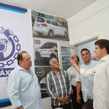 Prefeitura do Recife é a primeira do Nordeste a permitir que taxistas usem caminhonetes de cabine dupla