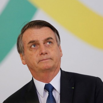 Bolsonaro anuncia que vai reeditar MP do Contrato Verde Amarelo