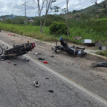 Sinistro de trânsito deixa dois motociclistas mortos em Caruaru