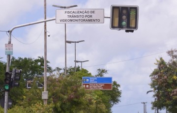 Recife abre licitação para implantação de placas de rua em todas as vias da cidade