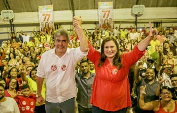 Marília marca presença em plenária promovida por vereador no Recife