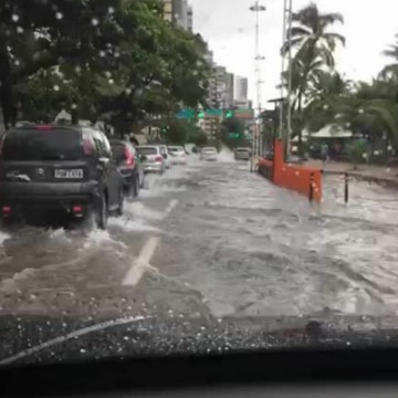 Recife está em estágio de alerta para chuvas