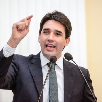 Silvio Costa Filho toma posse como ministro nesta quarta