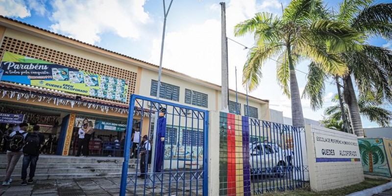 Por decreto, Raquel cria 61 escolas em tempo integral