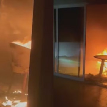 Presidente do União Brasil, Antônio Rueda acredita em atentado político, após ter sua casa incendiada em Ipojuca