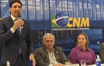Na CNM, Silvio Costa Filho defende o aumento do FPM nos próximos anos
