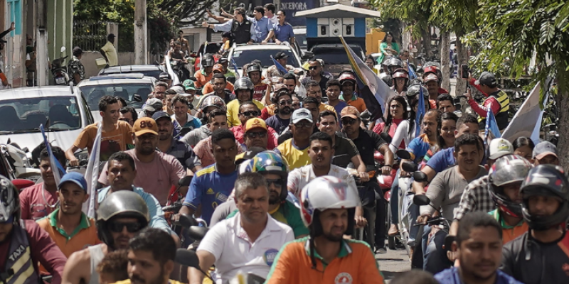 As ruas da cidade de Cupira, município localizado na região do Agreste Central de Pernambuco, foram tomadas, por uma multidão formada por apoiadores e entusiastas