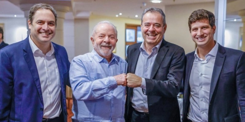 Coluna da quarta | Lula desembarca em Pernambuco, anuncia Luciana na vice e esquenta campanha de Danilo