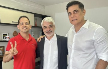 Armando Pimentel se reúne com Humberto Costa e se aproxima do PT