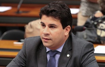 Carlos Veras é condenado por MP Eleitoral por propaganda antecipada
