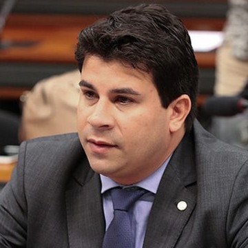 Carlos Veras é condenado por MP Eleitoral por propaganda antecipada