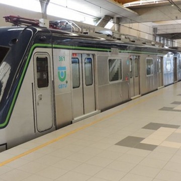 Linha Sul do Metrô do Recife paralisa por problemas elétricos em trens