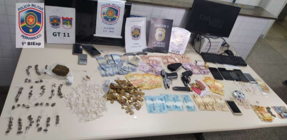 Polícia cumpre 11 mandados de prisão e quatro flagrantes por tráfico de drogas em Limoeiro