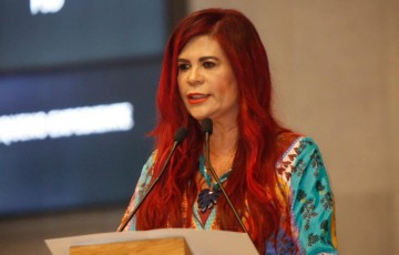 Delegada Gleide Ângelo transfere domicílio eleitoral para Olinda