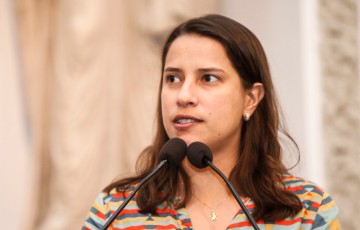 Ministério Público de Contas investiga irregularidades de pagamentos da FUNDEB e notifica Raquel Lyra