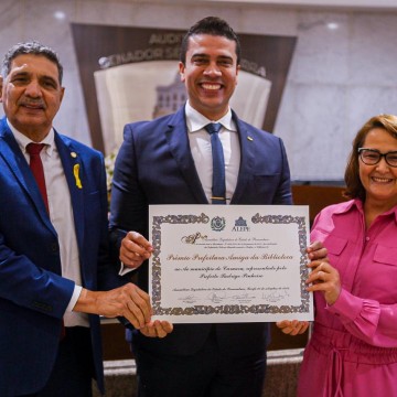 Caruaru recebe Prêmio Prefeitura Amiga da Biblioteca 