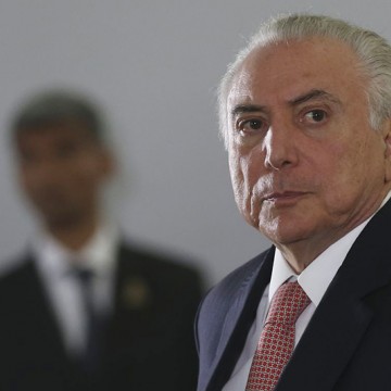 Indulto prometido por Bolsonaro vira alvo de comentários no Brasil inteiro