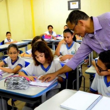 Professores aprovados em concurso do Governo de Pernambuco começam trabalhos nesta quinta