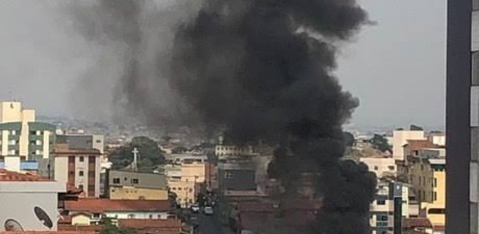 Avião cai e deixa 3 pessoas mortas em Belo Horizonte
