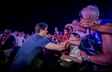 Segunda noite da Virada Recife 2024 arrasta multidão no Pina