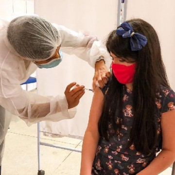A vacinação contra a covid-19 em Paulista tem horário ampliado nesta terça (15)