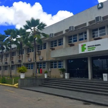 IFPE Recife abre processo seletivo para 368 vagas remanescentes