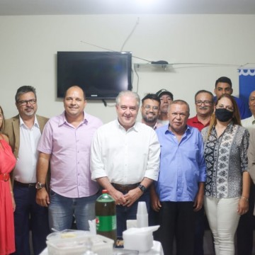 Deputado Federal Augusto Coutinho recebe apoio do Sindicato dos Frentistas