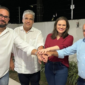 Marília Arraes filia ex-prefeito Joãozinho ao Solidariedade em Limoeiro