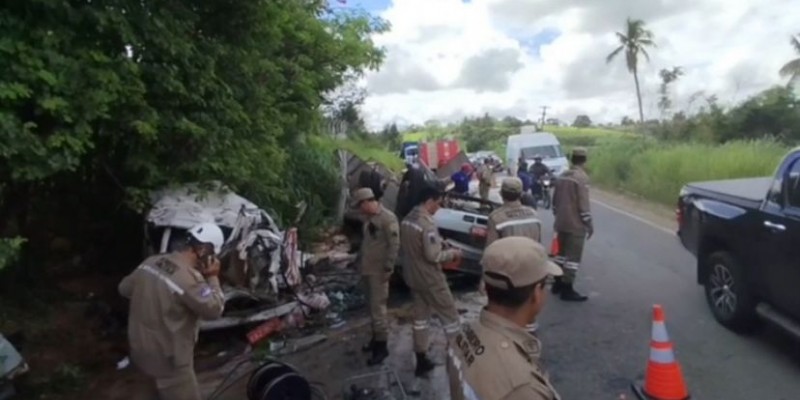 Na ocasião, oito pessoas morreram em decorrência da colisão na PE-50 entre o caminhão e uma kombi
