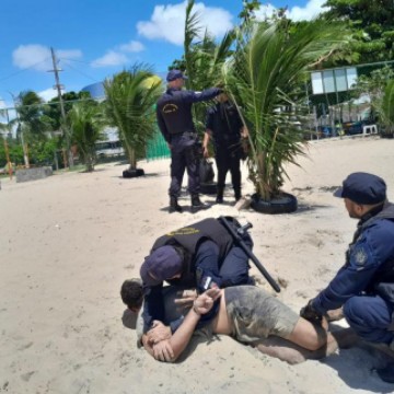 Homem é preso em flagrante após assediar sexualmente mulher em praia de Olinda