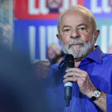 Ausência no debate deixa Lula no centro das críticas 