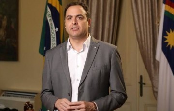 Paulo Câmara sanciona lei que reajusta piso salarial dos professores estaduais