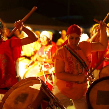 Dia do Maracatu: Oito Nações de Maracatus ecoam seus os tambores nas ladeiras de Olinda 